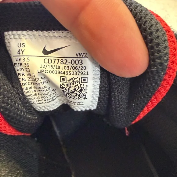 Nike Kids Black and Red Sneakers - Picture 6 of 6